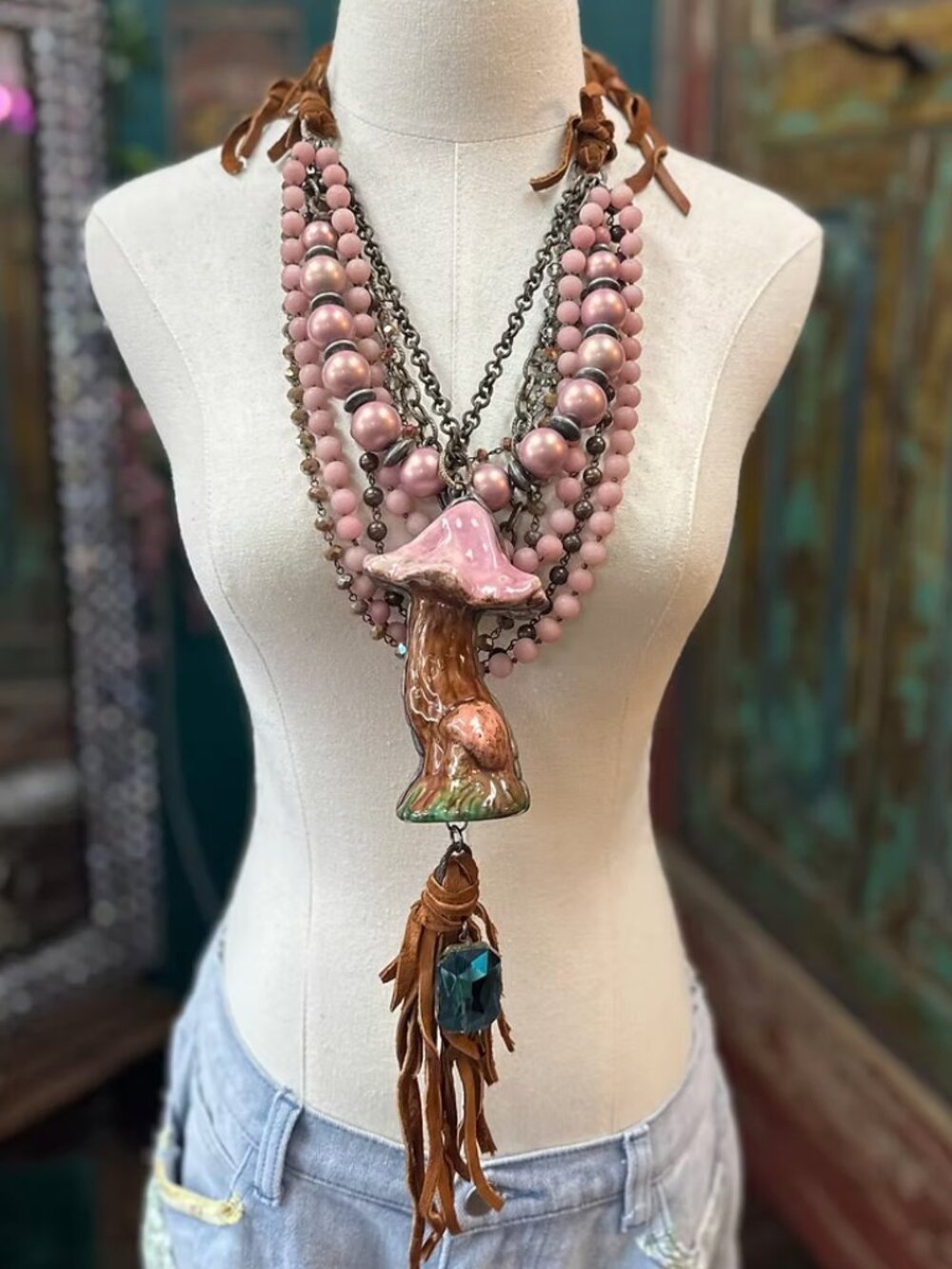 Art by Amy Labbe - Flores Necklace